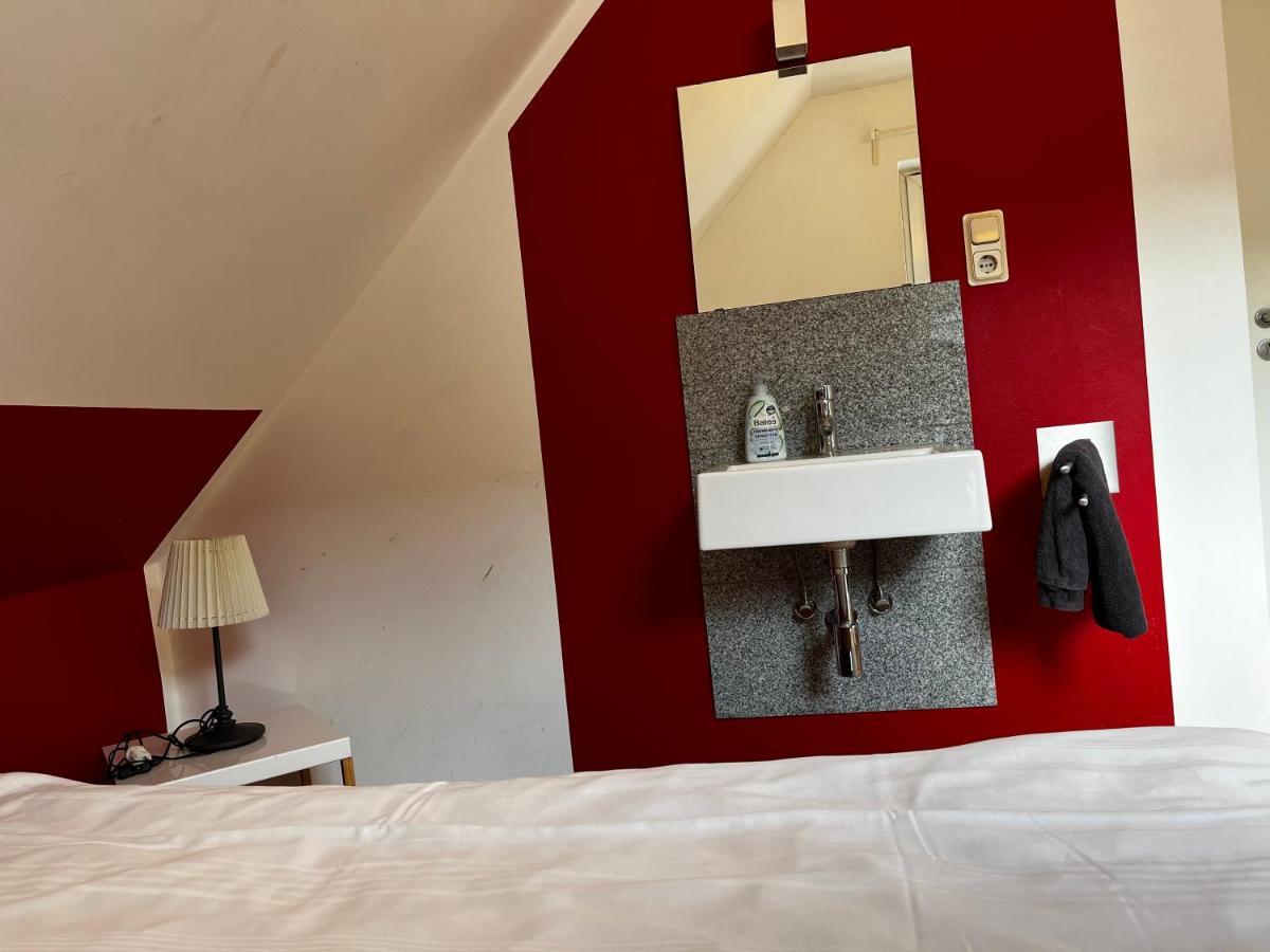 Hotelzimmer In Neusserstrasse 科隆 外观 照片